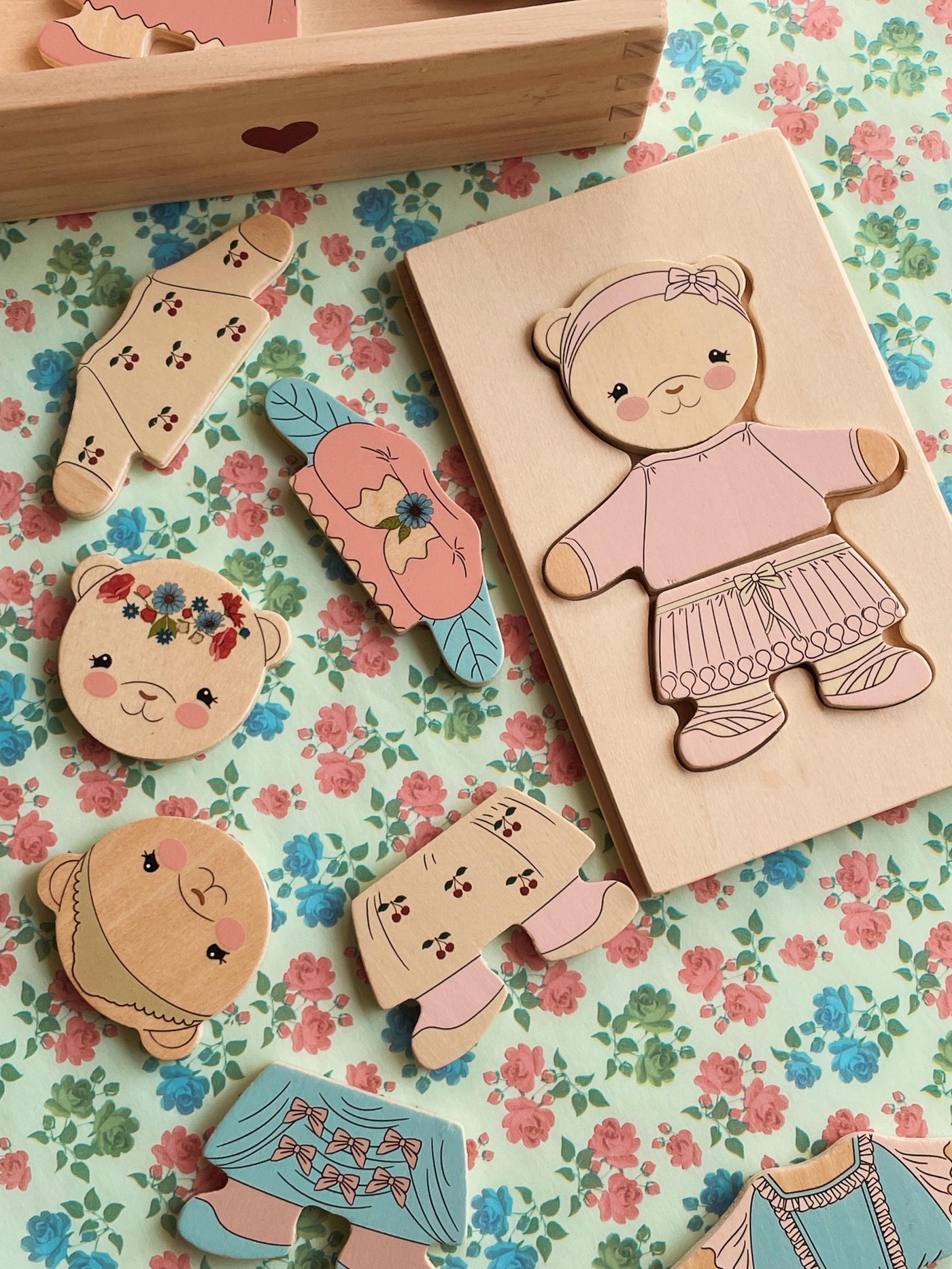 Konges Sløjd Wooden Teddy Dress Up Puzzle